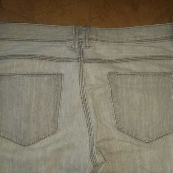 Guess Jeans - Picture 3 of 8